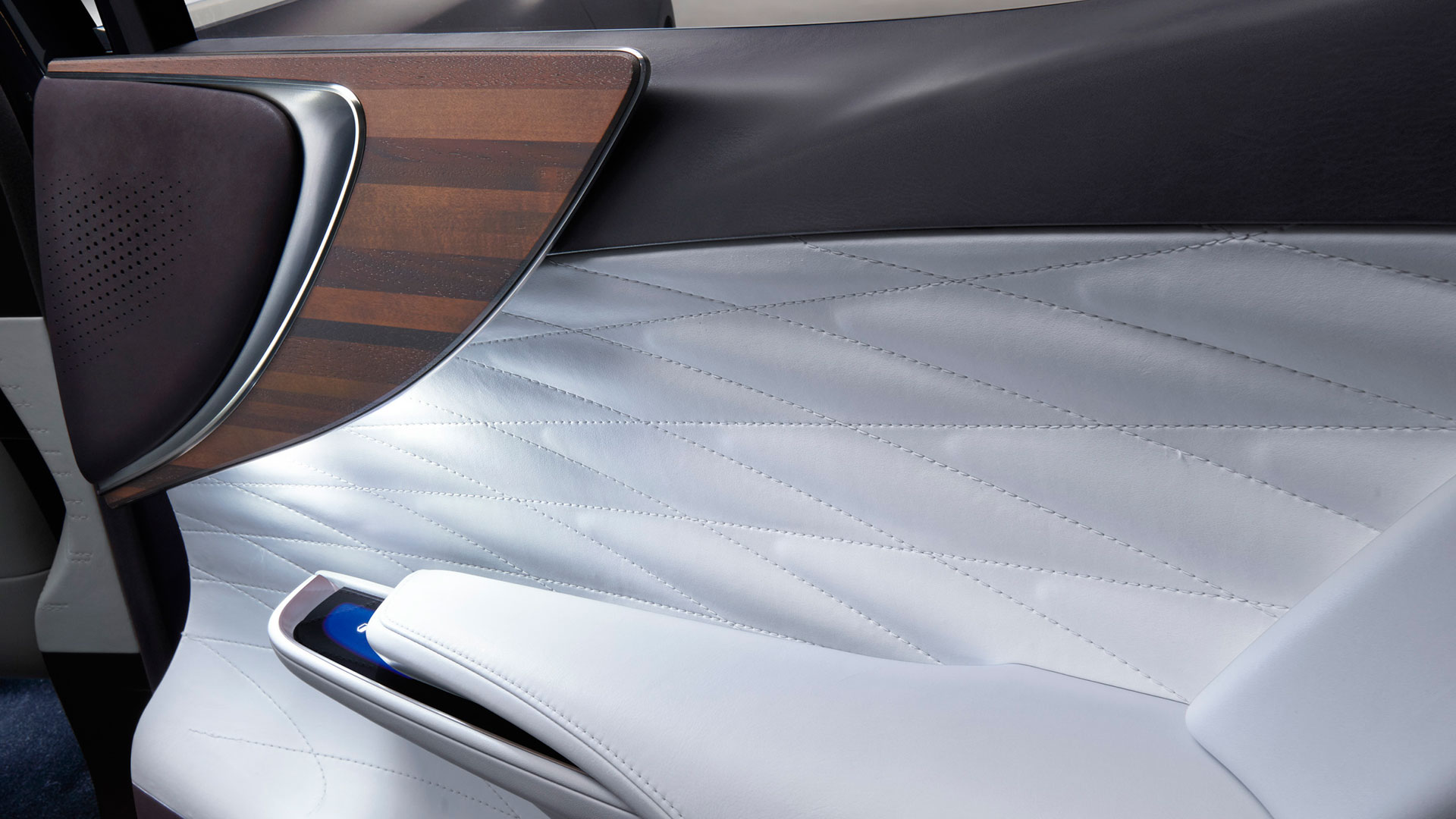 Nuevo LF LC híbrido Sport Coupé hero asset