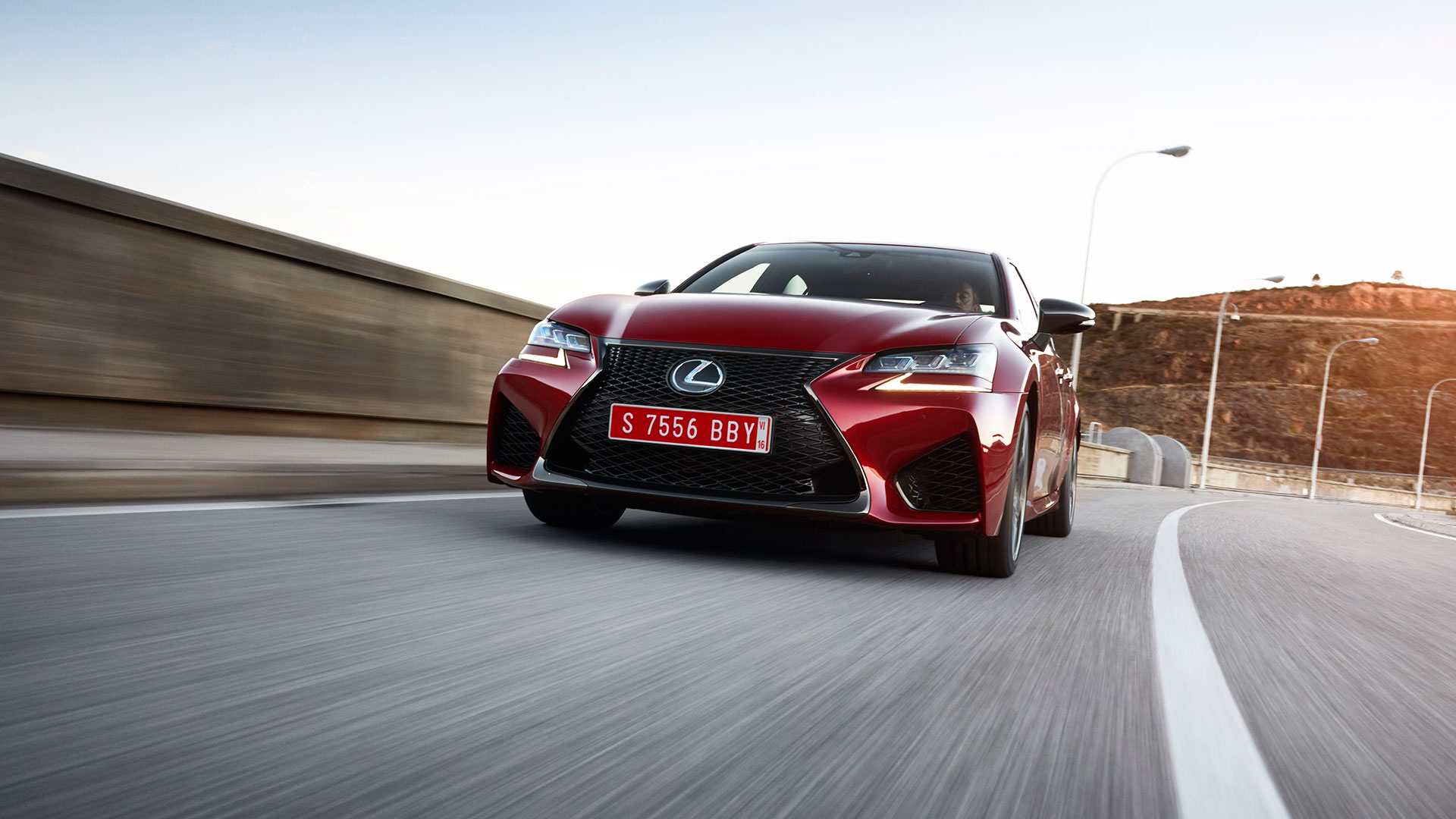 El Lexus GS F SPORT hero asset