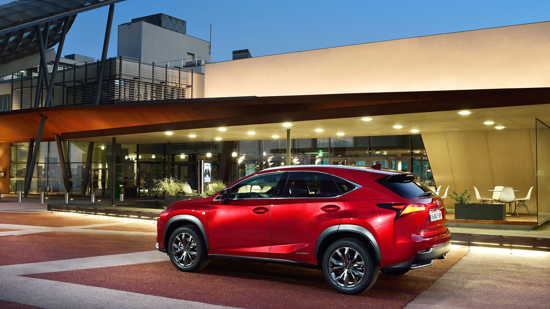 emisiones de sus vehículos CO2 NOx Lexus hero asset
