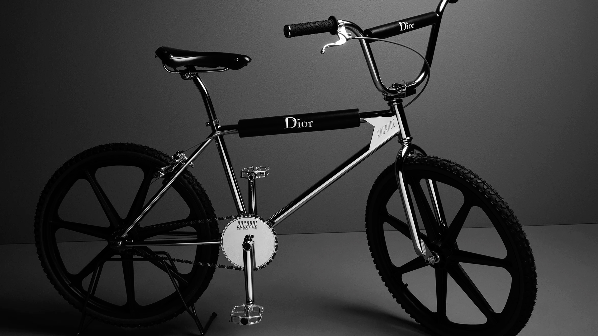El lujo del biker hero asset