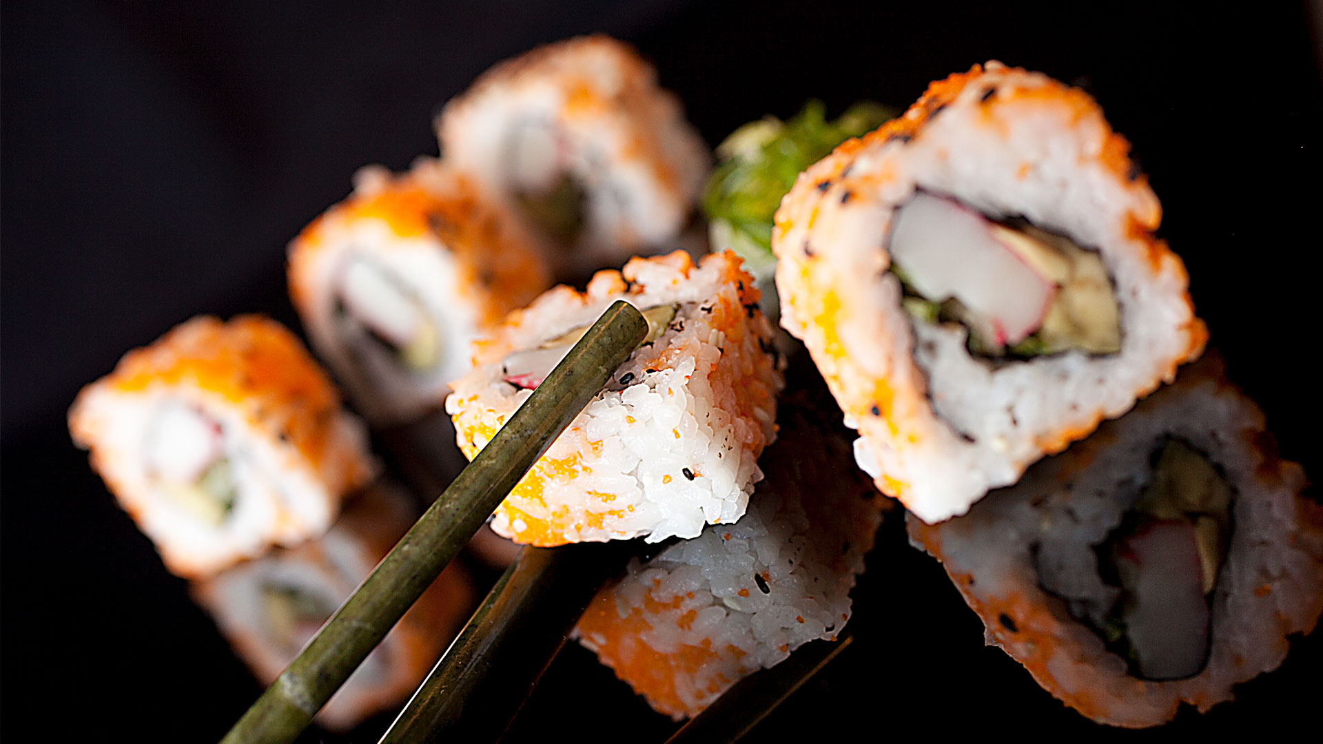 California rolls invertidos hero asset