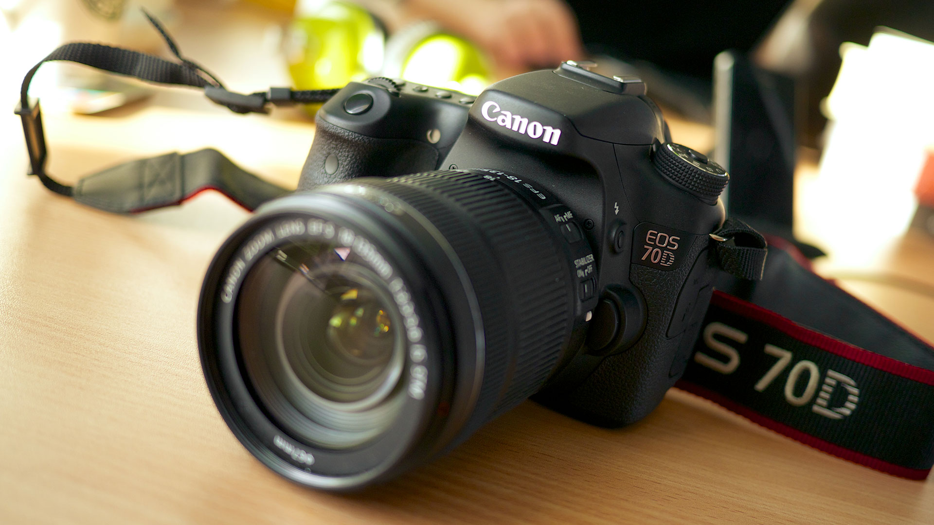 Canon vuelve a fascinar al mundo hero asset