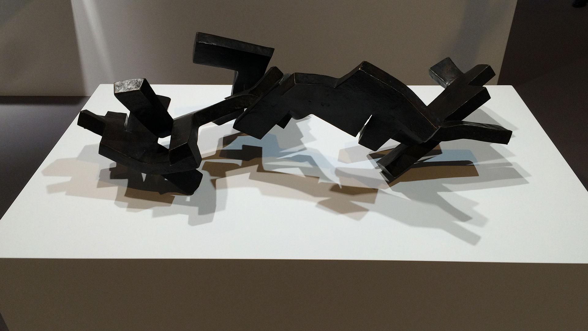 Eduardo Chillida La curva cóncava hero asset