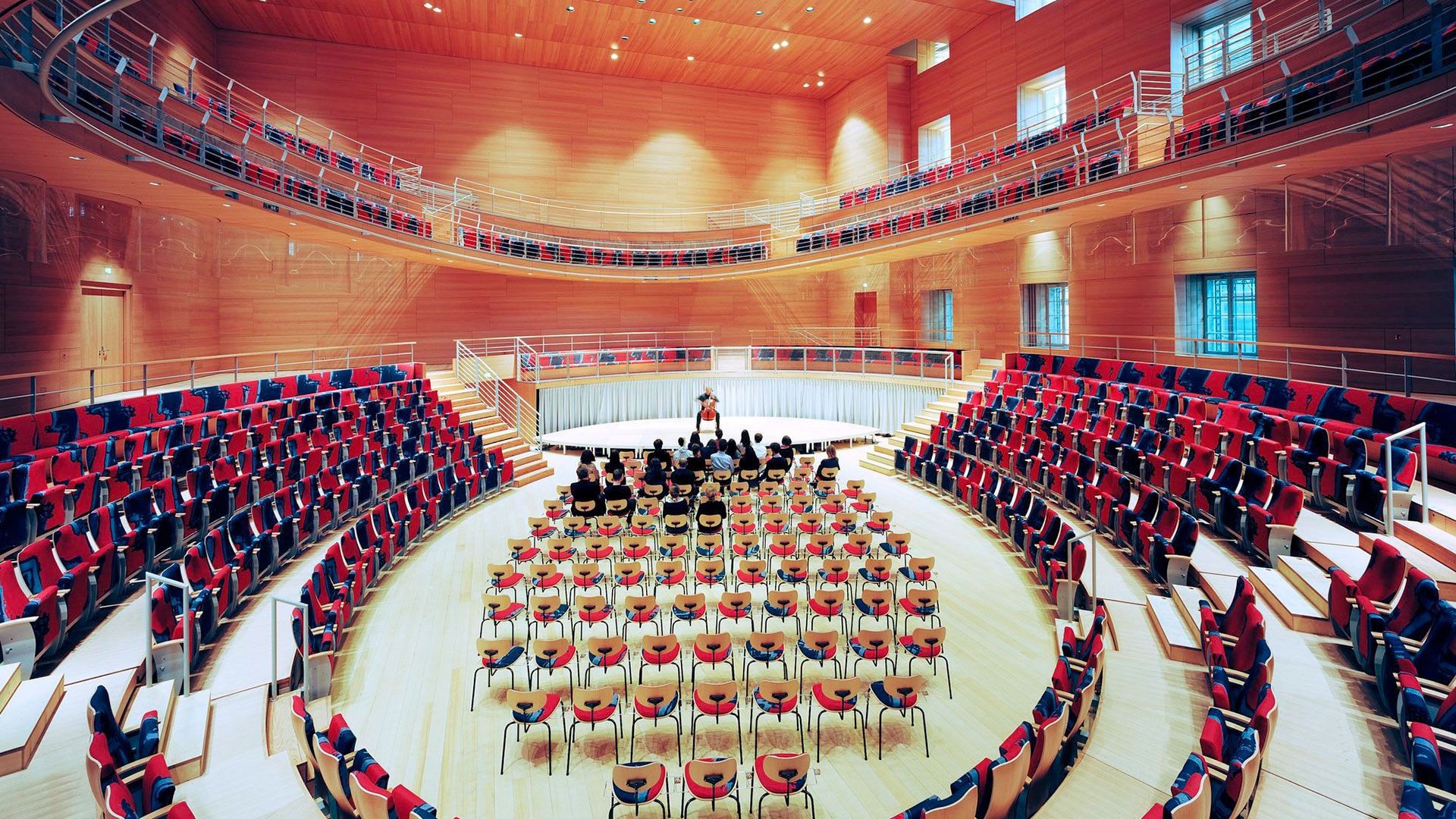 Frank Gehry hace sonar hero asset