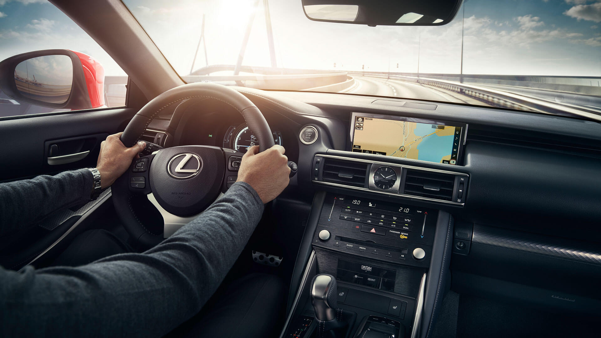 lexus financial services hero