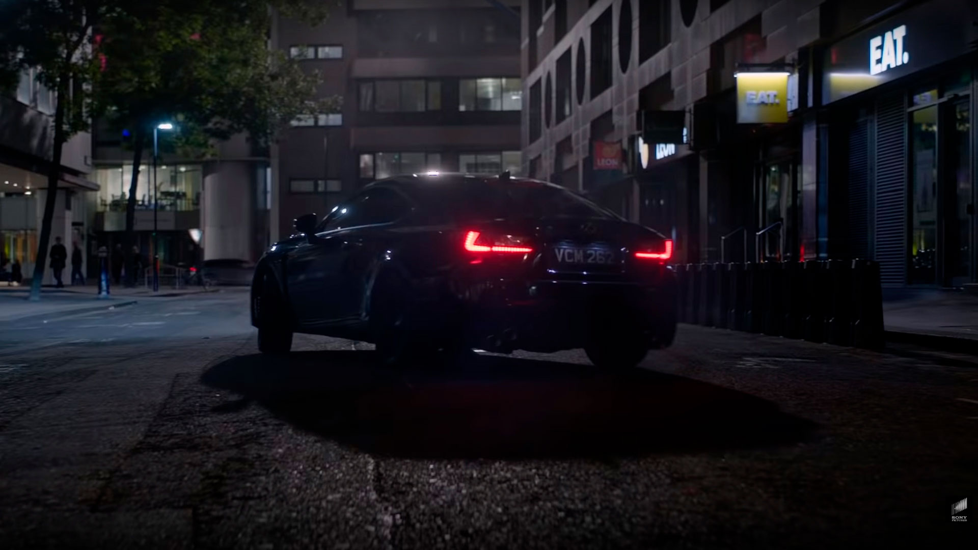 Imagen de la película Men in Black con el Lexus RC