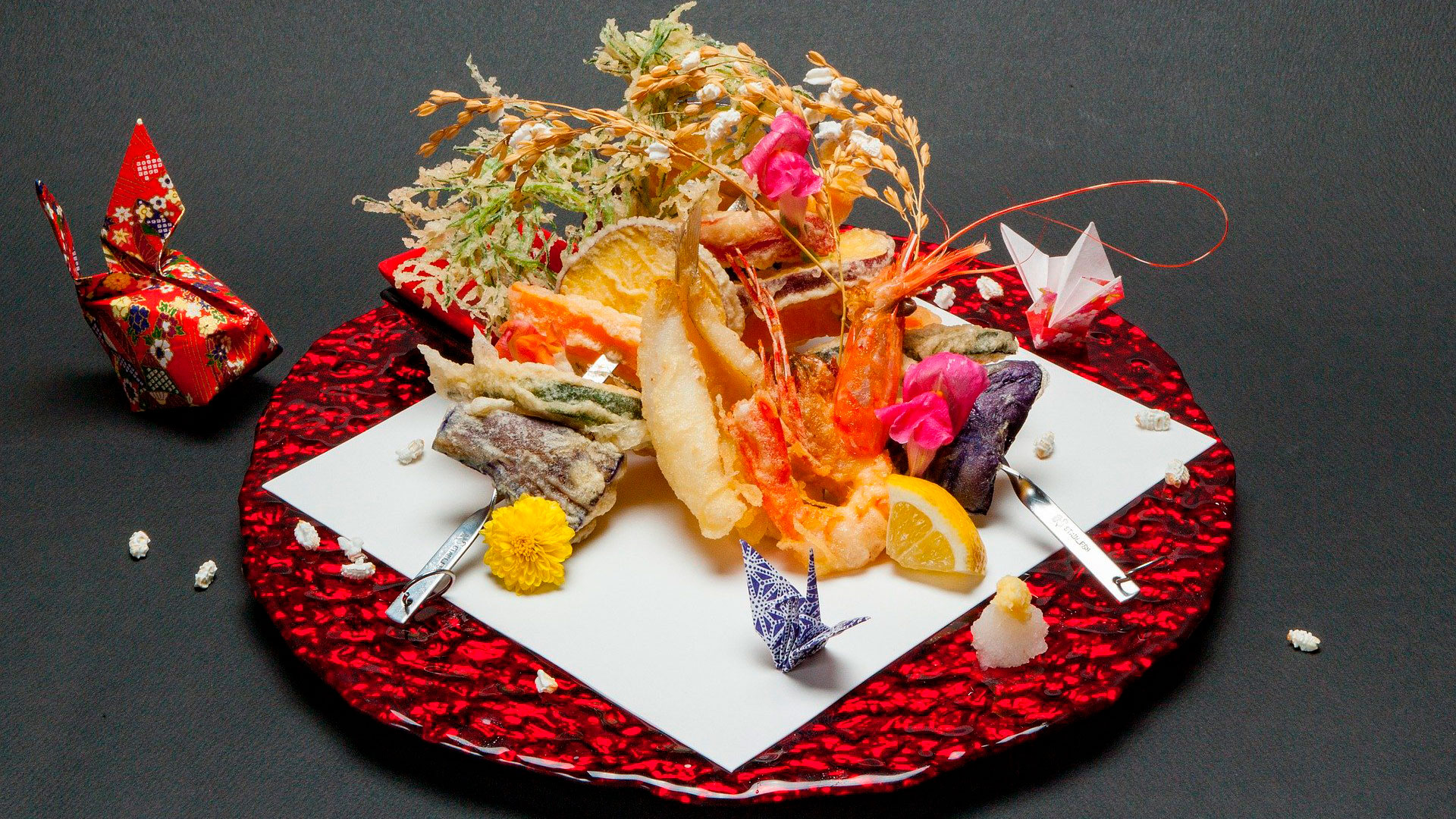 Imagen de un plato de comida japonés
