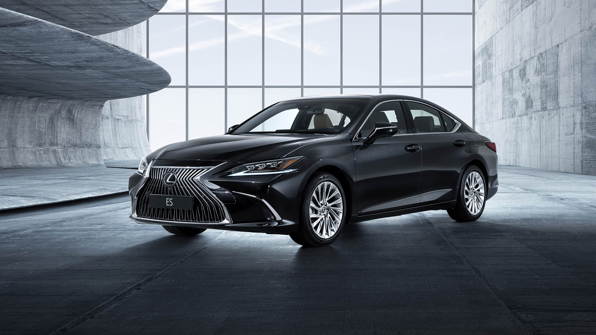 De nieuwe Lexus ES dynamisch en verfijnd hero