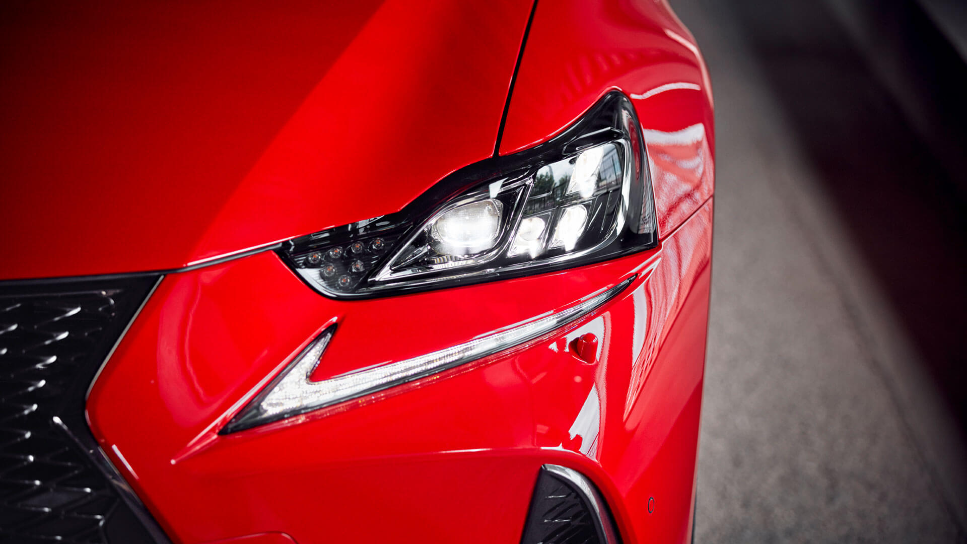 2017 lexus is gallery 004 exterior