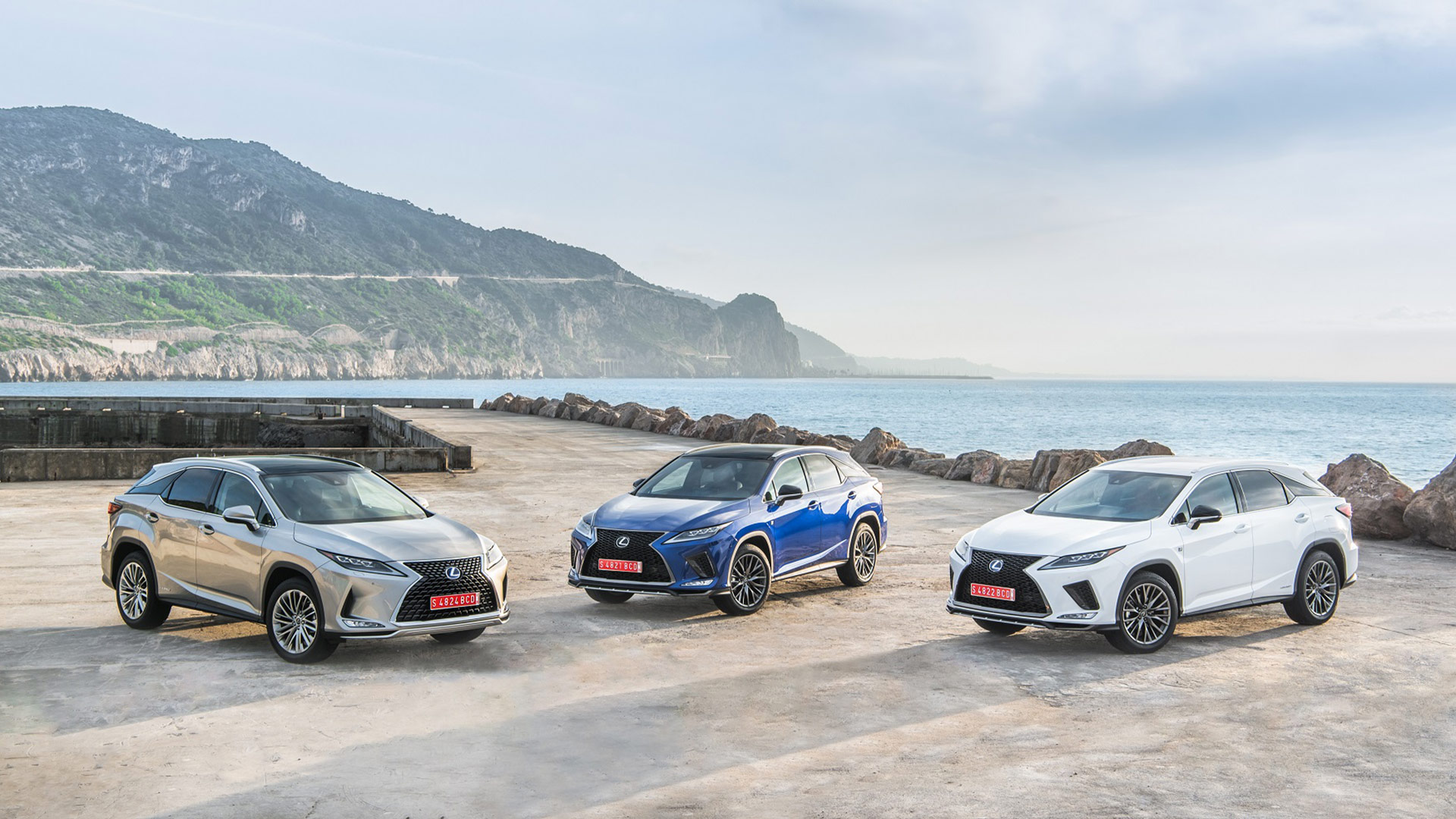 lexusun luks suvu rx yenilenerek turkiye showroomlarinda satisa sunuldu gallery06