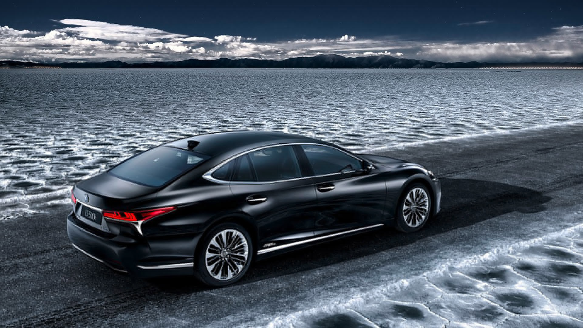Lexus LS 500h gallery10 1920x1080 v2