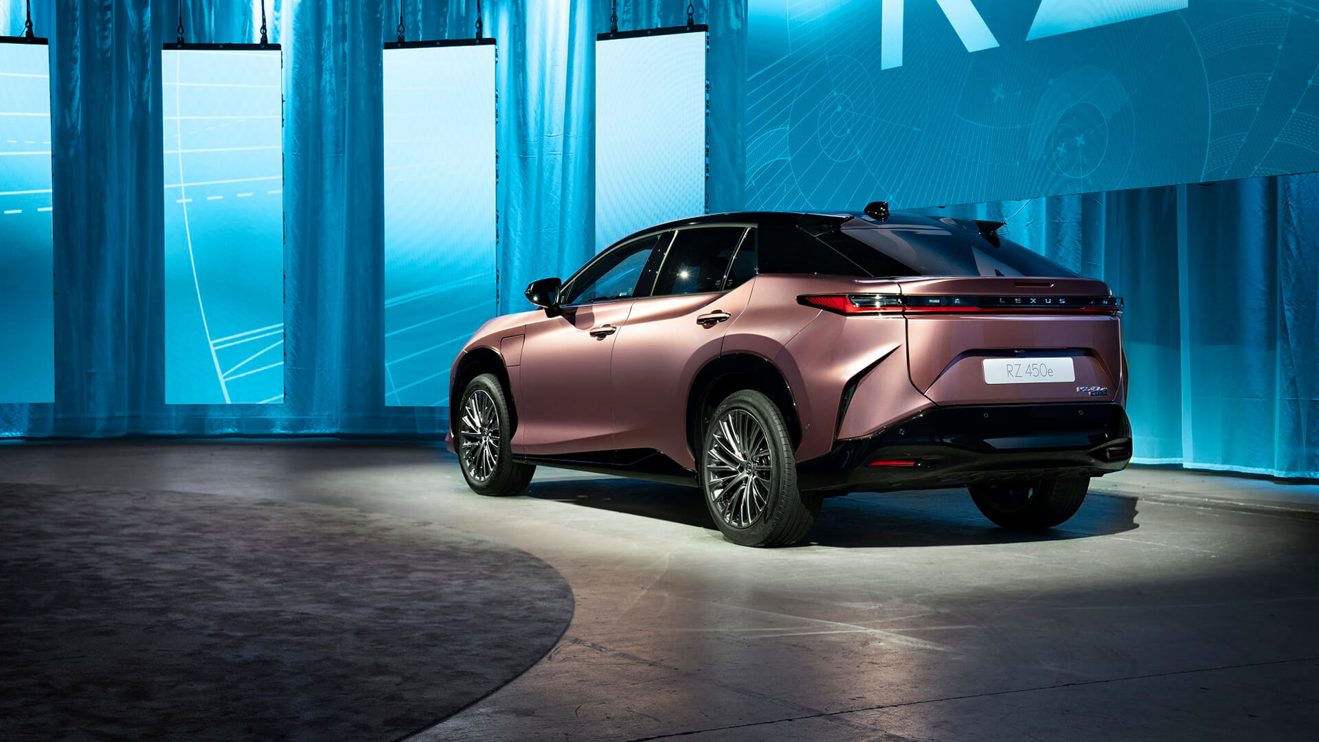 Lexus’un Yeni Elektriklisi RZ 450e Dünya Prömiyeri ile Gösterildi gallery02